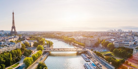 Blick über Paris mit Eiffeltrum